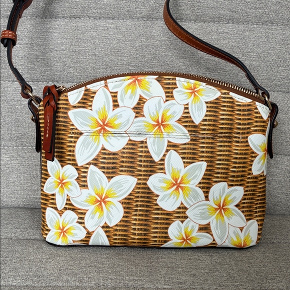 Dooney & Bourke Plumeria Floral and Wicker Pattern purse - Picture 5 of 16